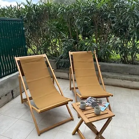 Apartment Centre Et A Pied T2 Avec Grande Terrasse