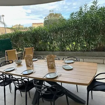 Centre Et A Pied T2 Avec Grande Terrasse Apartment Calvi (Corsica)